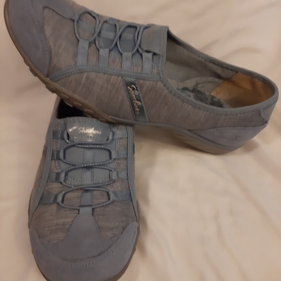 Skechers memory foam shoes. They don’t fit me. - Picture 14 of 14